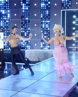 Jaymes Mansfield Instagram - Variety show winners! So glad I got to see @lockybrownlie’s show Brolesque! ⭐️ 

#jaymesmansfield #brolesque #rupaulsdragrace #allstars8 #varietyshow #lasvegas