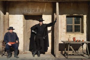Jean Dujardin Instagram - Le Sergent et Zorro  #serie #zorro #gregorygadebois @audreydanaoff #ericelmosnino #andredussolier @paramountplusfr @france2 photo @christophe_brachet_