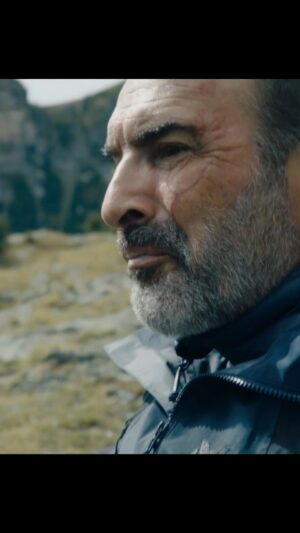Jean Dujardin Instagram - SUR LES CHEMINS NOIRS de @denis_imbert_ d’après le récit de #sylvaintesson avec @jonathanzaccai @iziamusic @josephinejapy @dylan_robertofficiel @dupereyanny @olivier.charasson @wdewitmusic @radarfilms_clementmiserez @apollo_distrib au cinéma le 22 mars