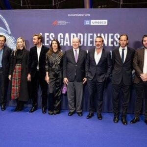 Jean Dujardin Instagram - Une belle journée à Monaco pour présenter @les_gardiennes_de_la_planete en compagnie du réalisateur du film @jalievre et du producteur @jseul Merci à @fondationprincealbert2 🐳 @monacomatin