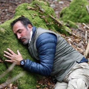 Jean Dujardin Instagram - Zzzzzz sur les chemins noirs @denis_imbert_ #sylvaintesson @radarfilms_clementmiserez @apollo_distrib Au cinéma le 22 mars. Photo @thomasgoisque