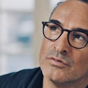 Jean Dujardin Instagram - Sur les chemins noirs @denis_imbert_ #sylvaintesson @radarfilms_clementmiserez @apollo_distrib @tf1_studio @mediawan.officiel