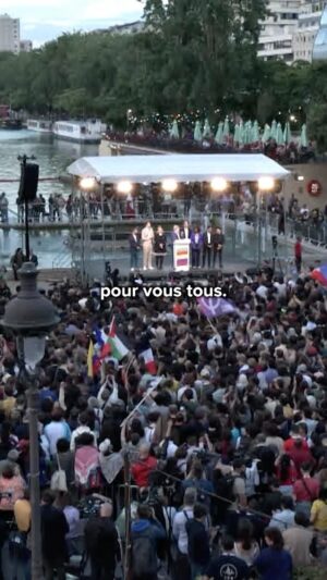 Jean-Luc Mélenchon Instagram - Maintenant, communiquez le goût de la victoire, ça a servi à quelque chose de venir voter aujourd’hui. Merci d’avoir sauvé la République ! 

#VictoireNFP