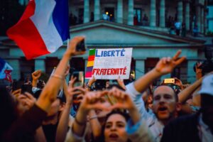 Jean-Luc Mélenchon Instagram - Le soir où le soleil s’est levé à 20h !

#VictoireNFP