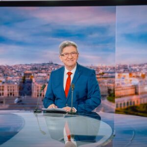 Jean-Luc Mélenchon Instagram - Retrouvez le replay de mon passage au JT de TF1 sur ma chaîne YouTube.