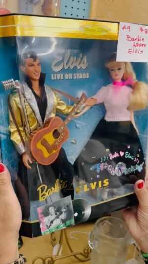 Jean-Luc Reichmann Instagram - Elle :OOOOHHH ‼️… Mon souvenir de voyage 🙏🥰 🎎… 
 Lui : ça va jamais rentrer dans le Top Case 😂🤘🏍️ 🧳… 
👨🏻‍🎤 Ride or Die Music TOUR 2024 🎸☠️ 🎶 Chicago-> Miami 🏍️🤘🇺🇸 JL N=❤️