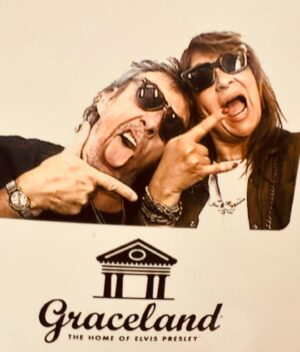 Jean-Luc Reichmann Instagram - Et pendant ce temps-là, à Memphis Tennessee … 
Visite de Graceland aujourd’hui, la maison d’Elvis Presley 🎶👨🏻‍🎤🎸✌️🇺🇸
Bonne soirée à tous ❣️ #elvispresley @elvis