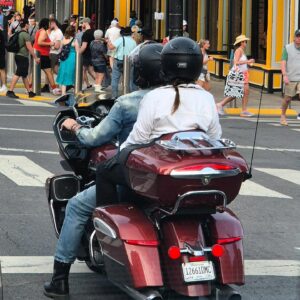 Jean-Luc Reichmann Instagram - Quasi 1000 Miles au compteur en 4 jours (environ 1600kms)… 
19 heures de route le humhum sur la moto 😂😂🔥🔥… 
Arrivés à Nashville Tenessee 🤘🎶🇺🇸🏍️
👨🏻‍🎤 Ride or Die Music TOUR 2024 🎸☠️ 🎶 Chicago-> Miami 🏍️🤘🇺🇸 JL N=❤️ #nashville #roadtrip @indianmotorcycle #indian #moto #aventure #rocknroll #countrymusic #liberté #vacances #amour #tenessee