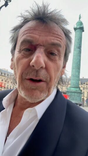 Jean-Luc Reichmann Instagram - 5h du mat … Paris s’éveille 🌟
Bon week-end à vous 🤘
5000 #12coupsdemidi  @tf1  @indianmotorcycle