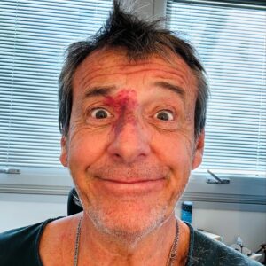 Jean-Luc Reichmann Instagram - Coupe de l’ÉTÉ , cheveux coupés ‼️ 💇🏻 
Alors ⁉️…