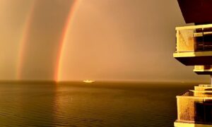 Jean-Luc Reichmann Instagram - 🌈 Double arc-en-ciel 🌈 😍🙏… 
ça s’arrange à #miami 🇺🇸‼️
je pense que l’on va bientôt pouvoir rentrer 🇫🇷 ❤️ #france