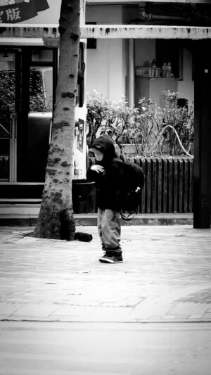 Jean-Michel Tinivelli Instagram - En rentrant de l école ….. #bonnejournée#goodday#buongiorno#school#danse#danseur#street#rue#life##art#streetdance#streetdancer#ballerino#style#body#bodypositive#chidren#child#talent#goodvibes#bisous#tinivelli#tournage#simoncoleman#yo#karai#❤️❤️❤️