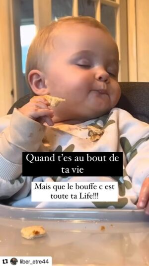 Jean-Michel Tinivelli Instagram - Une bonne journée à tous avec le ou la bouffe mais en tt cas ca a l air de faire vraiment du bien à notre petit cops … #bisous#bonnejournée#buongiorno#onlygoodvibes #goodvibes#weekendvibes#funny#funnyvideos#babylife#feeling#mantra#feelgoodfood #baby#kiff#eat#bouffe#nourriture#life#bestlife#❤️❤️❤️#tinivelli#actor#merci#☘️
