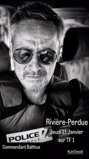 Jean-Michel Tinivelli Instagram - Rivière perdue le 11 janvier sur @tf1 les 2 premiers épisodes réalisé par l ‘ excellent @jcdelpias toute sa magnifique équipe d acteurs et de techniciens et bien sûr les gens de cette superbe région !! #portrait#capture#blackandwhite #biancoenero #noiretblanc #actor#tinivelli#cop#riviereperdue#serie#film #tv#fiction#thriller#polar#suspense#team#nature#occitanie#pyrenees#vallespir#paysage#goodvibes#vibes#force#courage#salute#bonnejournée#❤️❤️❤️ @banijaygroup #terencefilm