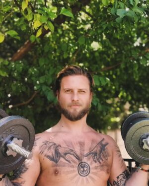 Jean-Philippe Cretton Instagram - Hace unos días comencé a entrenar. Me motiva la idea de una meta, un propósito y un proceso que irá a su debido tiempo, pero que sin duda será positivo. Falta mucho, pero por algo se empieza! 
Un abrazo apretado,  amig@s!!!