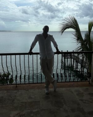 Jean Pierre Kraemer Instagram - Ich könnte nicht glücklicher sein! #purelove #liebemeineslebensundbesterfreund #manyyearsinthemaking #dankefüralles #bahamas #mehrgehtnicht #hättenichtgedachtdasessowasüberhauptgibt ❤️