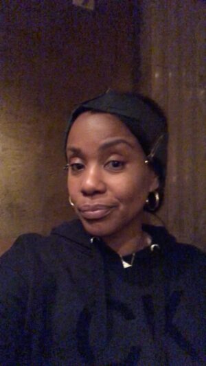 Jeanette Branch Instagram - If y’all don’t come get y’all friend!!!! 😂😂Cracking myself up on set today. Chile, I’m LOVING this Doobie. #90”s #Setlife #hairstyles #Working #ninetys #HipHop #TheManyFacesOfJJ  #TheRookieFeds #StuntDouble