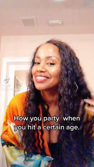 Jeanette Branch Instagram - 😂😂😂😂😂 Listen!! There’s no place like home!😂😂

#WheteYouGoing #NoWhere #CuffIt #Cuffitchallenge #Home #Goodnight