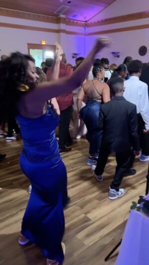 Jeanette Branch Instagram - Can’t tell me Nothing!  Probably won’t be invited back😂👟

#DoMyOwnDance #Dance #SneakerBall #gown #gownsandsneakersball #LivingLife #dancelilenooneiswatching