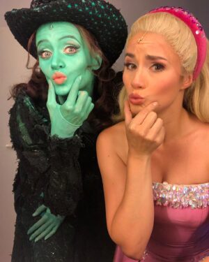 Jeannine Wacker Instagram - Heute vor einem Jahr war unsere Wicked-Dernière. Es war eine absolut magische Reise, die weder Worte noch Bilder hinreichend schreiben können. Ich bin für immer tief tief dankbar für diese wundervolle Erfahrung 💗