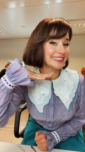 Jeannine Wacker Instagram - Endspurt mit “Catch me if you can” auf den Domplatz Magdeburg! Dann werde ich mal lieber ganz schnell zu Brenda 😉💁🏻‍♀️

@theatermagdeburg @backstage.tm 

#domplatzmagdeburg #catchmeifyoucan #brenda #openair #backstage #gettingready #musicaltheatre