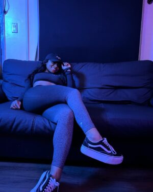 Jeanté Godlock Instagram - object in picture is not as chill as she appears 😎
big chillin, but life is anything but 😜