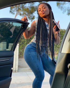 Jeanté Godlock Instagram - mood: jeanté with a side of extra 🦋

 
top: @prettylittlething
jeans: @topshop