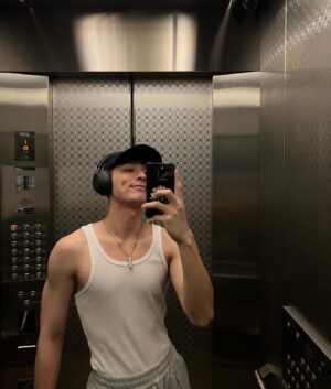 Jed Chung Instagram - 三個月達成，希望能持之以恆⚡️