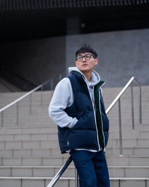 Jed Chung Instagram - 就這樣～好像冷冷的，但暖暖的，跟這片土地一樣，也記得要好好的🫶🏽

@nauticataiwan x @reebok_taiwan 
#nautica#reebok