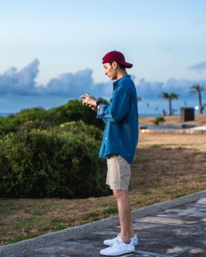 Jed Chung Instagram - 喜歡為自己列一個期待清單，讓日子過得更有動力些，若期待的事還沒出現，就期待接下來值得期待的事吧。
記得擦防曬🫰🏽
