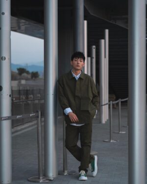 Jed Chung Instagram - ———————————————

那些曾劃過生命的鴻羽
以為如高光停留片刻縮影
再次不期而遇
你們都已是更燎亮的星火

Thanks @jeep_spirit_tw for being my spark💥🔥

Follow @jeep_spirit_tw to get more informations！
#JeepTW#BeFearlessJEEP#JeepSpirit