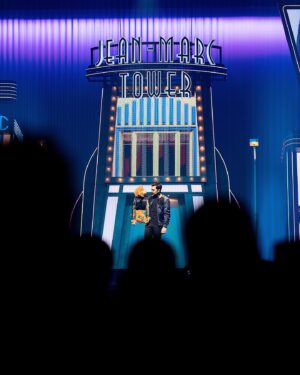 Jeff Panacloc Instagram - Une folie, une FO-LIE !
Vous êtes la, toujours la nombreux et si chaleureux. Je ne réaliserais jamais de ce que vous m’offrez. 
LOVE LOVE LOVE LOVE YOU 🙃❤️

📸 @adamkfe 

#nouveau #spectacle #rollercoaster #jeffpanacloc #jeffpanaclocadventure #ilestcontent #adventure