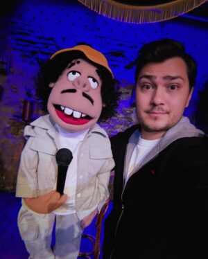 Jeff Panacloc Instagram - ✍️mon petit pote
 Je te connais depuis peu, mais quel bonheur de te voir prendre vie et devant le public ! 
Tu es l’incarnation de ma passion pour ce métier, la preuve vivante de mon amour pour l’art de faire rire et d’écrire des blagues ✨

Tu représentes ce nouveau souffle, ce tournant dans une carrière dont on a tous besoin. 
Tu as été validé et adopté par Jean-Marc, et ça, pour moi, c’est primordial. 🌟

Alors, bienvenue dans la famille, mon Jerry. 
Ce n’est que le début de notre aventure ensemble, et je suis impatient de voir jusqu’où elle nous mènera. 🚀

Je te parle à toi, mais je partage ce moment avec tous ceux qui nous suivent. 
Vous faites tous partie de cette belle histoire qui commence. Restez branchés pour voir l’évolution de Jerry, parce que je vous promets, c’est une étoile en devenir. 🌈 
Venez me voir faire la première partie de moi même 😅
Love you ❤️🙃

#BienvenueJerry #NouveauDépart #AventureCommence »