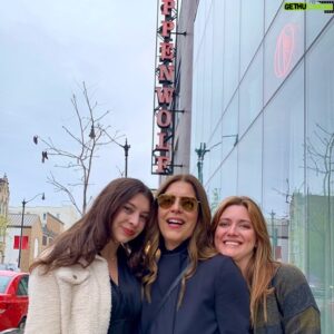 Jeff Perry Instagram - My girls on Mother’s Day at opening night tonight of #Seagull at @steppenwolfthtr 🥳😘