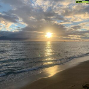 Jeff Perry Instagram - Maui Wowie 🌊🙌
