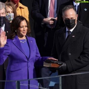 Jeff Perry Instagram - HELLOOO President @joebiden and Madame Vice President @kamalaharris! And of course @drbiden and @douglasemhoff! History was made today. The renewal of grace to our country. A better America starts today. What a remarkable time. Grateful and excited for what’s ahead! 😍👏💙