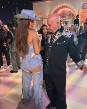 Jeff Ross Instagram - Congrats on leaving your thirties “behind”… Happy 40th to the bootyful @khloekardashian !