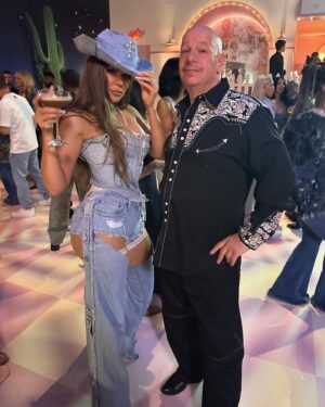 Jeff Ross Instagram - Congrats on leaving your thirties “behind”… Happy 40th to the bootyful @khloekardashian !