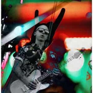 Jeff Stinco Instagram - What a beautiful set of pictures by my friend, the very talented, @minopasqualone - taken in Milan a few days ago. 

@minopasqualone @simpleplan @paoletti_guitars @revvamps @twonotesaudio @daddarioandco