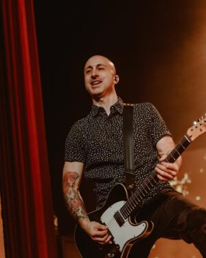 Jeff Stinco Instagram - Killer room in Belgium made me want to get weird. As soon as I hit the stage, I couldn’t stop smiling like a kid in a candy store. I had a wonderful time in Antwerp: I had a good workout, the best diner of the tour, best chocolate and of course, the best beer of my life…the show was definitely the highlight though 🤘

Photos by: @nateconcertphotography 

@revvamps @fender @fendercustomshop @tedstevensonguitars @daddarioandco