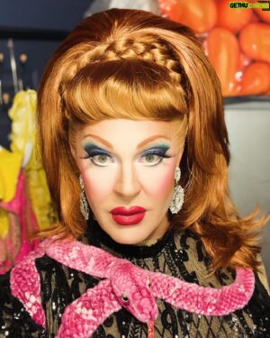 Jeffery Roberson Instagram - Look what you made me do! The Errors Tour! Tonight @onlyatthecrown at 8:30 #theerrorstour #varlajean #taytaygaygay