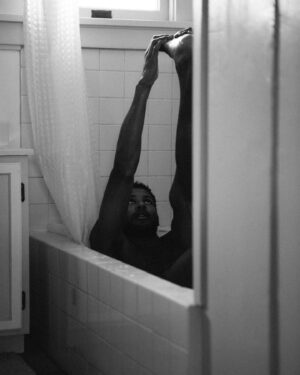 Jeffrey Bowyer-Chapman Instagram - 👁️‍🗨️🤍 
📸x @amandacrew