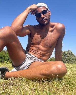 Jeffrey Bowyer-Chapman Instagram - l’homosexual l’officiel 🫶🏾🩵✨