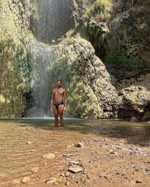 Jeffrey Bowyer-Chapman Instagram - ᶜᵃᵗᶜʰ ᵐᵉ ⁱᶠ ʸᵒᵘ ᶜᵃⁿ 🌊