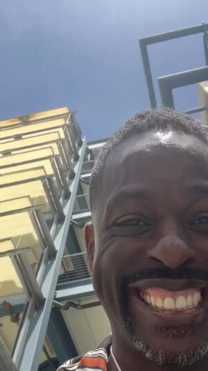 Jeffrey Wright Instagram - Grandma said to watch these yellahs.

@sterlingkbrown repost:

New York! Los Angeles!! Austin!!! It’s time!!!! Check out #AmericanFiction in theaters NOW! (Everybody else…coming soon) ✌🏿