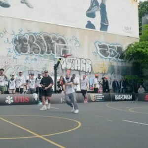 Jeffrey Wright Instagram - If you’re gonna be out there, be out there! Just need somebody to run for me. Wheels ain’t what they used to be. 

I do love this game. I’d almost forgotten how much. Thanks for the reminder @pll, @paulrabil and everyone who came out, especially all the NYC kids. Super fun event. Beautiful to see the game grow.

@pll #repost: Someone NEEDS to scoop @jfreewright from the Player Pool… 👀😂

Award-winning actor and longtime PLL supporter Jeffrey Wright was putting on a SHOW at Street Lacrosse. 👏