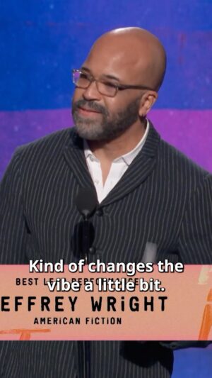 Jeffrey Wright Instagram - Jeffrey Wright after winning Best Lead Performance at the @filmindependent Spirit Awards for his role in American Fiction 🏆

Other notable winners:
BEST FEATURE: Past Lives
BEST DIRECTOR: Celine Song (Past Lives)
BEST SCREENPLAY: Cord Jefferson (American Fiction)
BEST SUPPORTING PERFORMANCE: Da’Vine Joy Randolph (The Holdovers)

#JeffreyWright #AmericanFiction #Movies #Batman #CordJefferson #Oscars