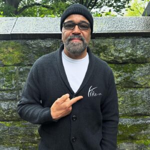 Jeffrey Wright Instagram - Belated shoutout to @yikeapparel for the drip (as the old folks say.) Yikes Apparel is Milan Blakely’s company. Check his stuff at yikesapparel.com. I met Milan in 2016 filming OG inside Indiana’s Pendleton Correctional Facility. He played Macon. Milan’s on a new path now. So good to see. Well done, brah. Thanks. And keep Yiking!!