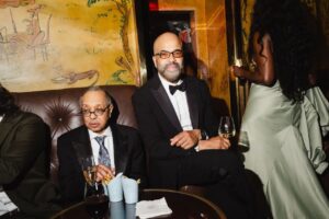 Jeffrey Wright Instagram - In the old-school cut at the Carlyle’s piano bar with the C Wolfe post-Tony’s. Walls in there are slammin’. Painted in 1947 by the bar’s namesake Ludwig Bemelmans, author of the lovely ‘Madeline.’🤌🏾