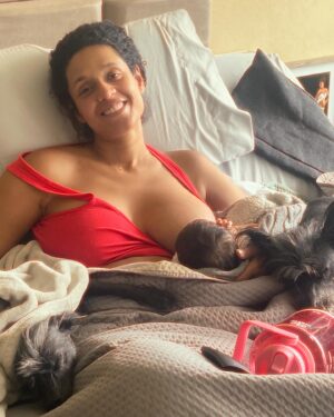 Jeirmarie Osorio Instagram - Celebrando mi primer día de madres con sentimientos encontrados, pero con más motivos para sonreír y agradecer. Acá les comparto un poquito de lo que he vivido en estos dos meses y a mis dos madres. Puro Amor. 
¡Les envío un abrazote apretado a todas las mamis en este día! 

#diadelamadre #mothersday